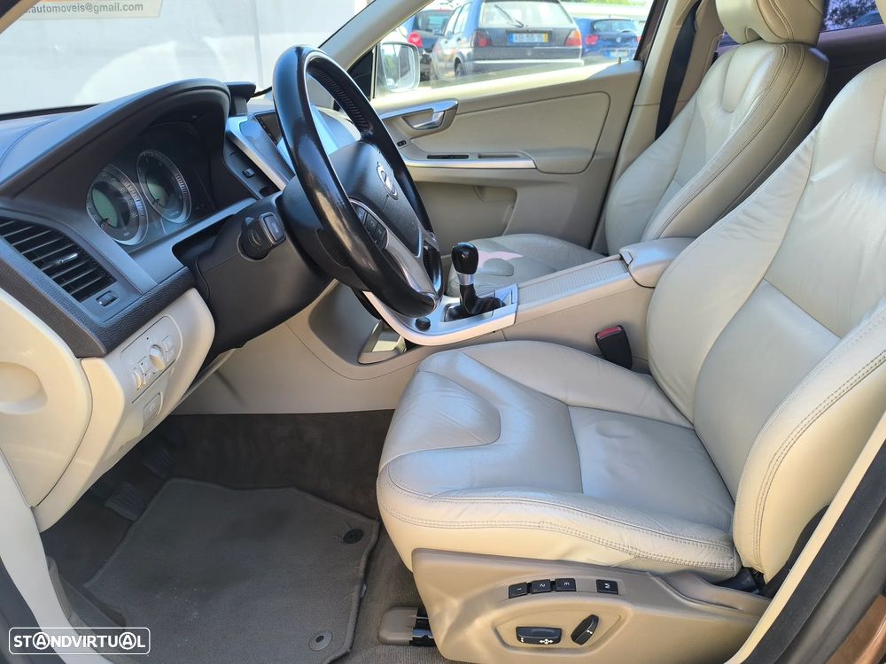 Volvo XC 60 2.4 D Drive Summum - 9
