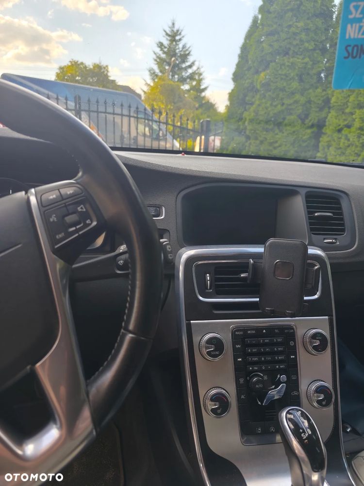 Volvo V60 D4 Drive-E Ocean Race - 11