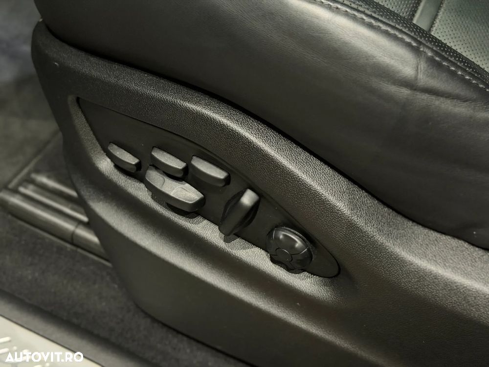 Porsche Cayenne - 24