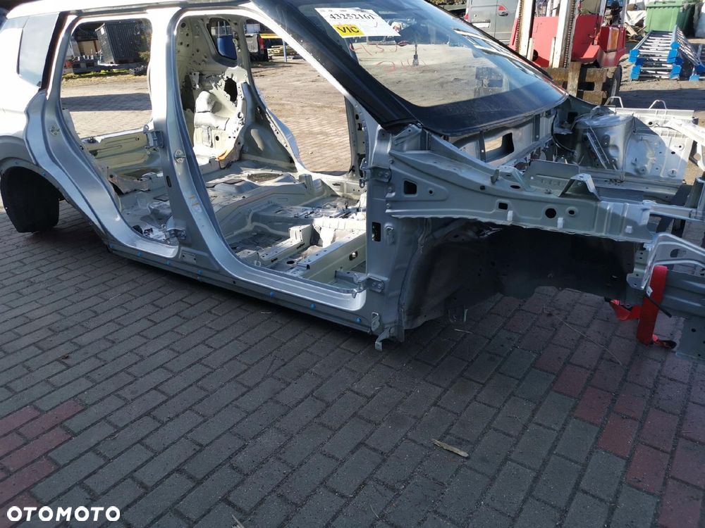 MITSUBISHI OUTLANDER IV 21 DACH ZWYKLY CWIARTKA USA - 13