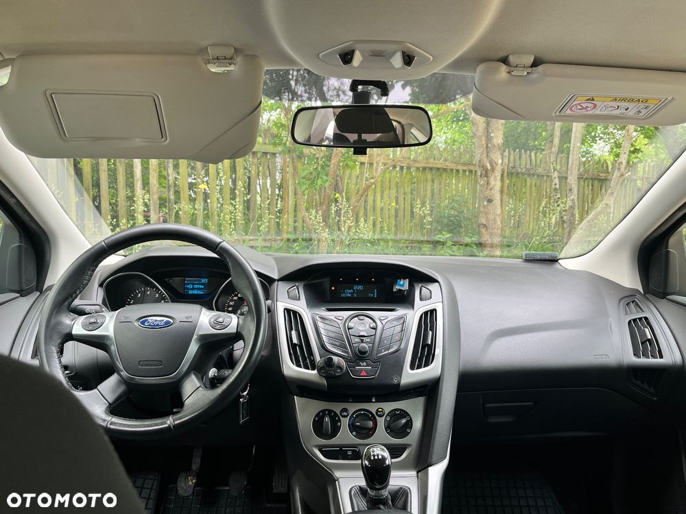Ford Focus 1.6 Trend - 25