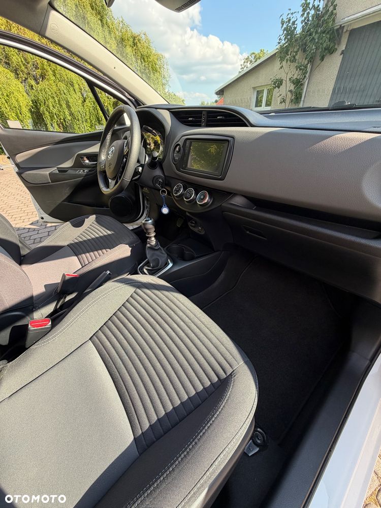 Toyota Yaris 1.5 Premium - 11
