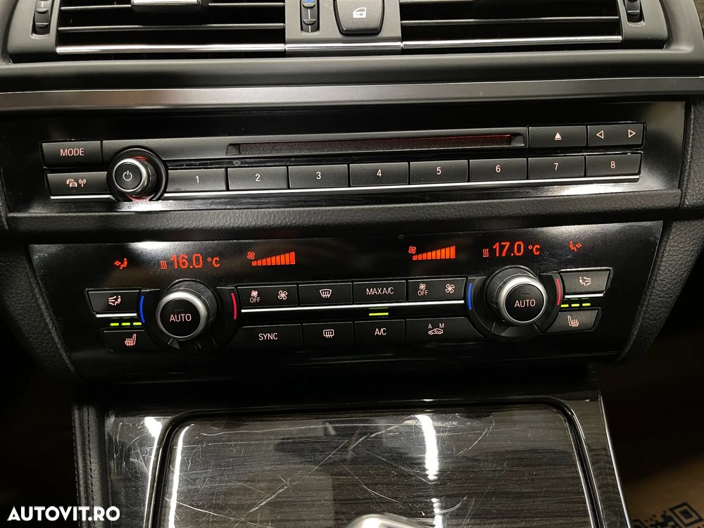 BMW Seria 5 520i Aut. Luxury Line - 19
