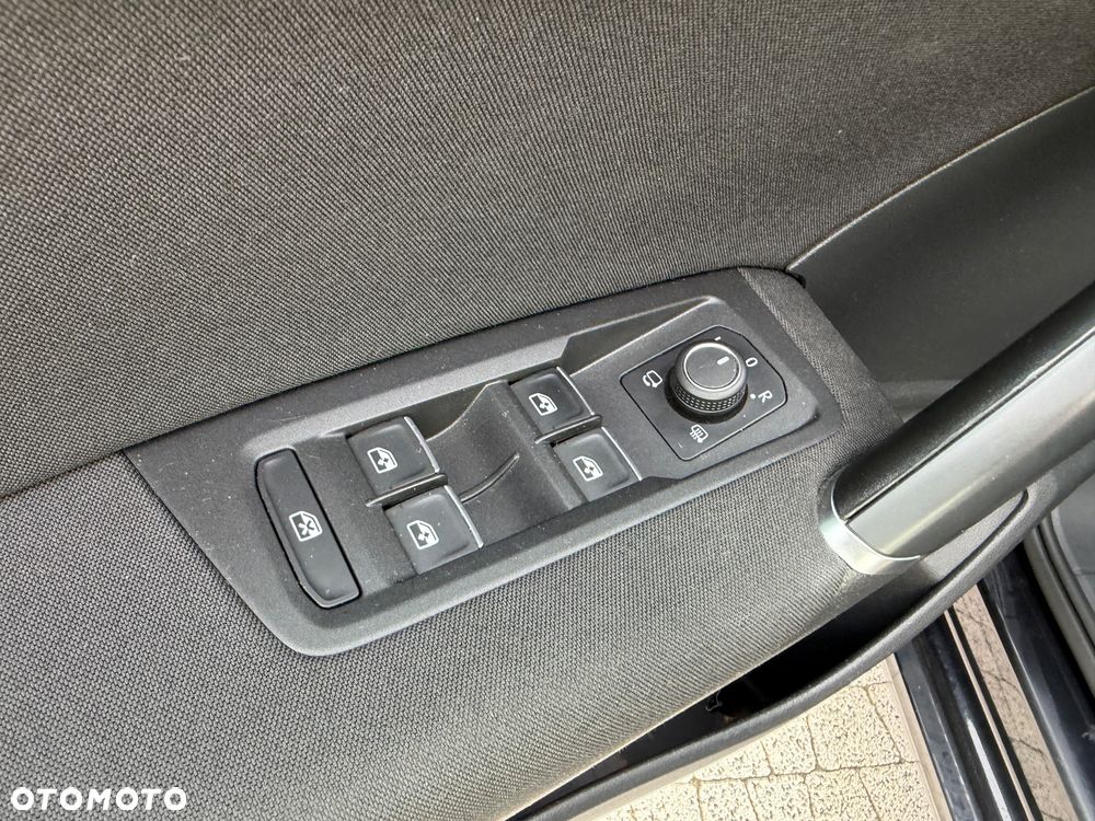 Volkswagen Touran - 18