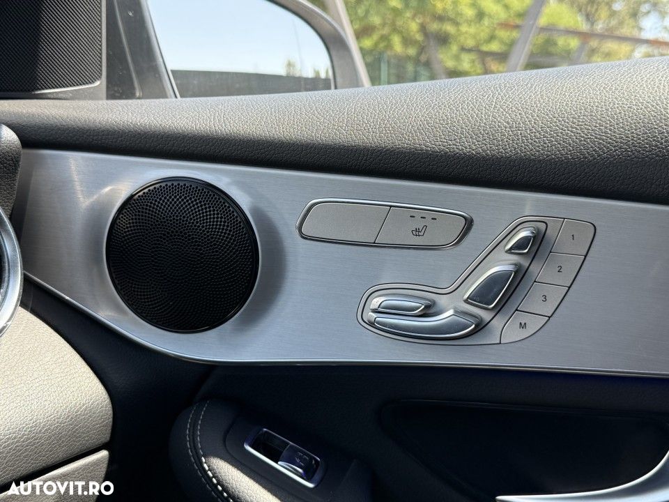 Mercedes-Benz GLC 300 e 4MATIC - 27