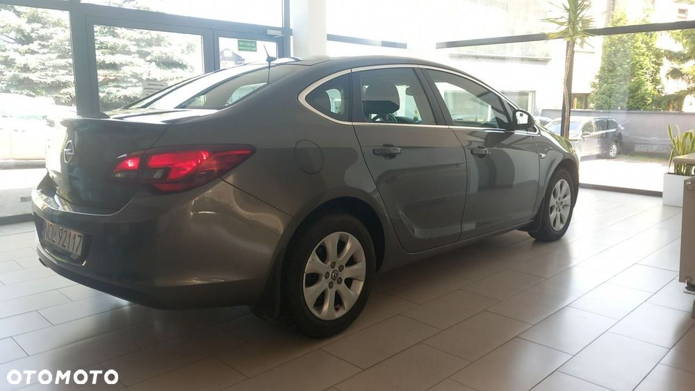 Opel Astra 1.4 Turbo Active - 4