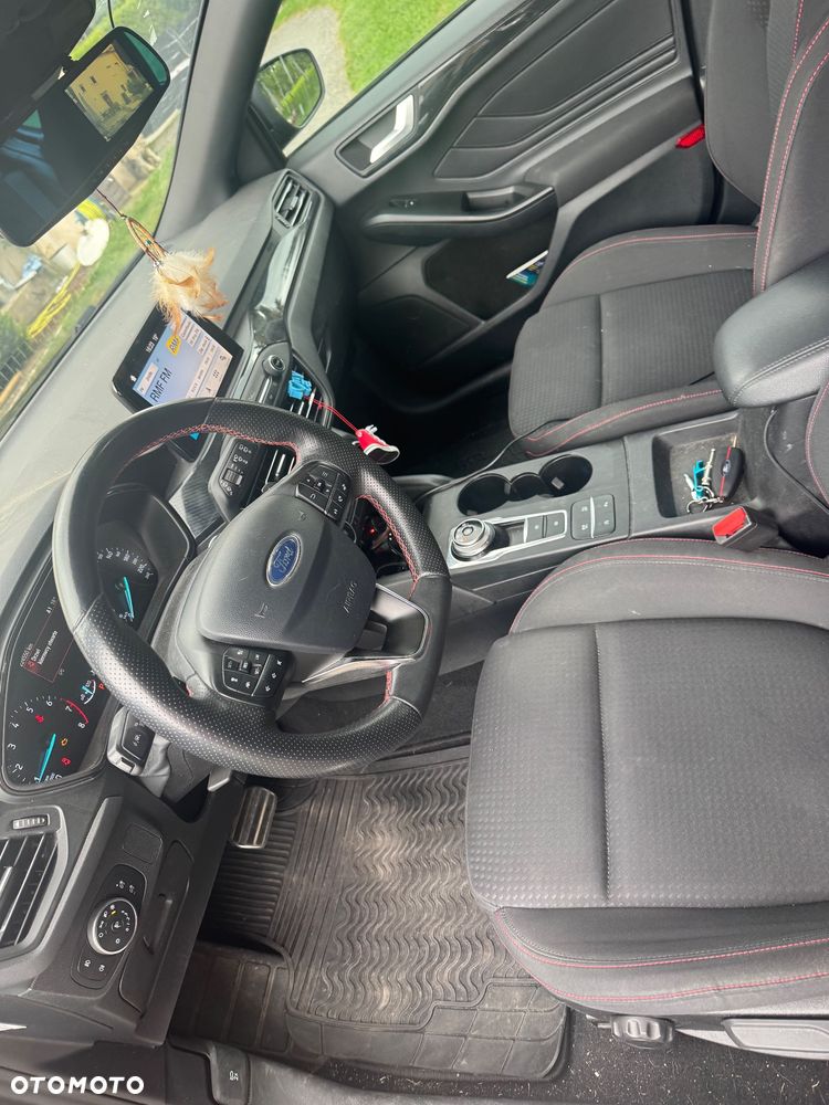 Ford Focus 1.5 EcoBoost ST-Line - 6