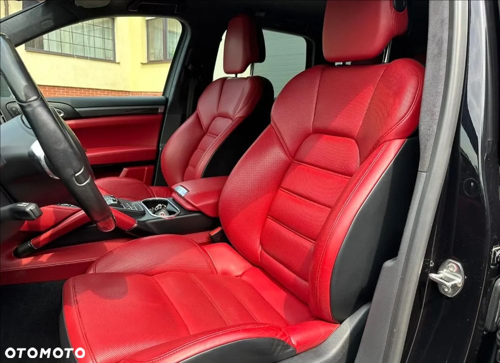 Porsche Cayenne GTS - 26