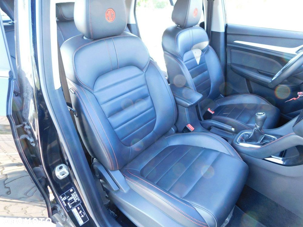 MG ZS - 13