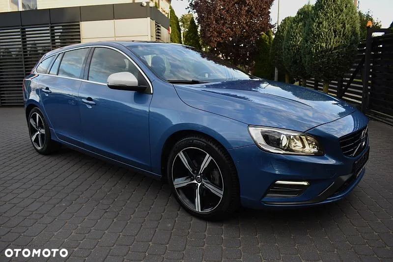 Volvo V60 D4 R-Design - 28
