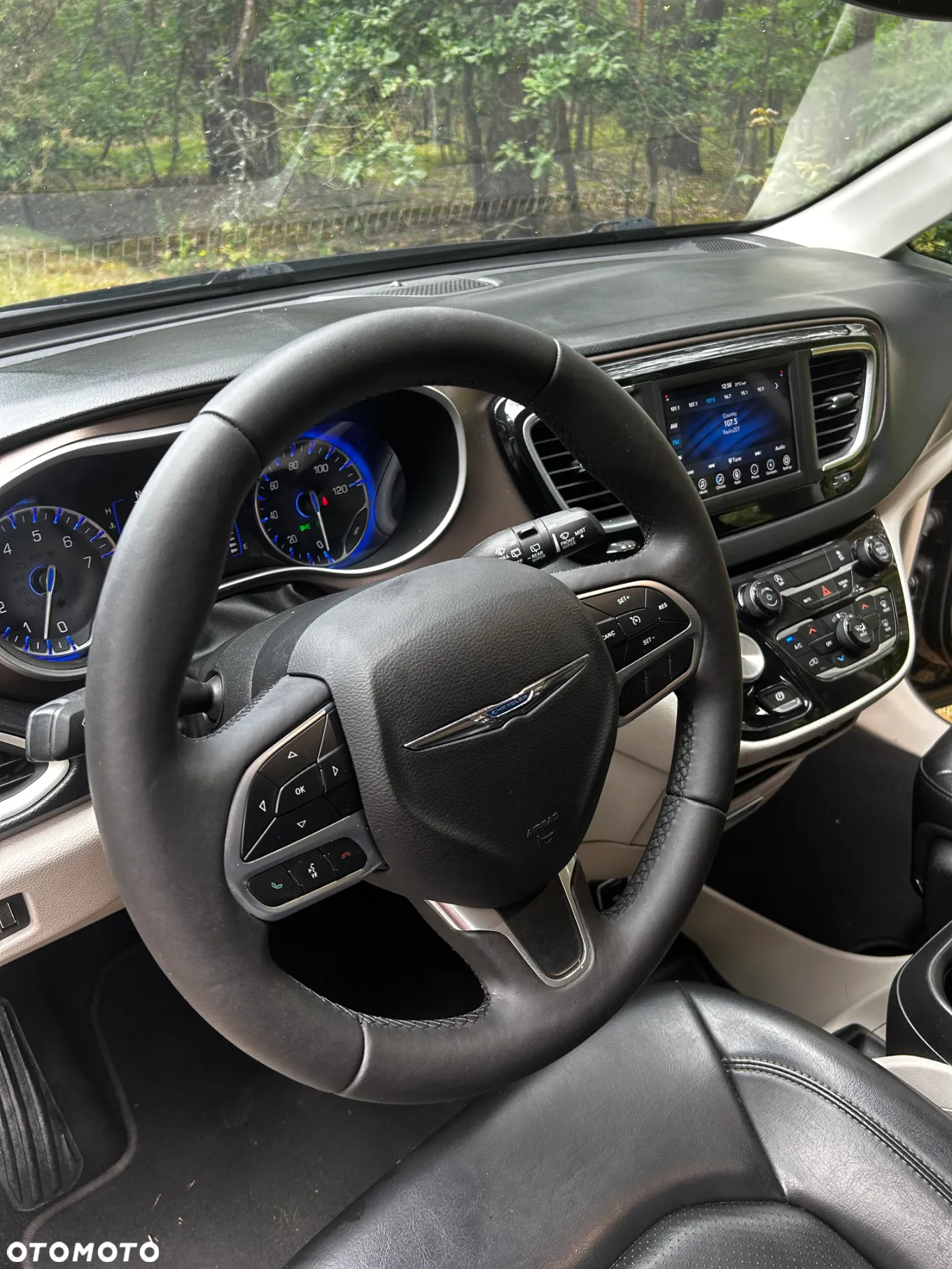 Chrysler Pacifica - 15
