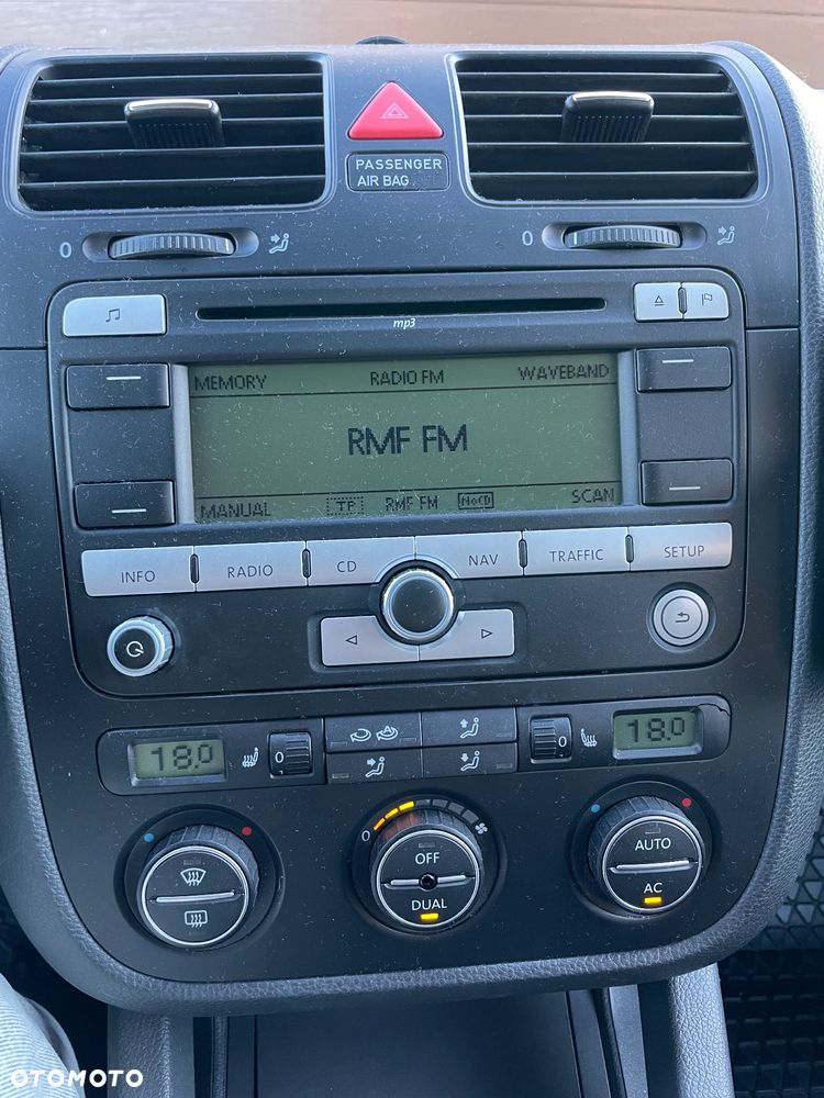 Volkswagen Golf - 23