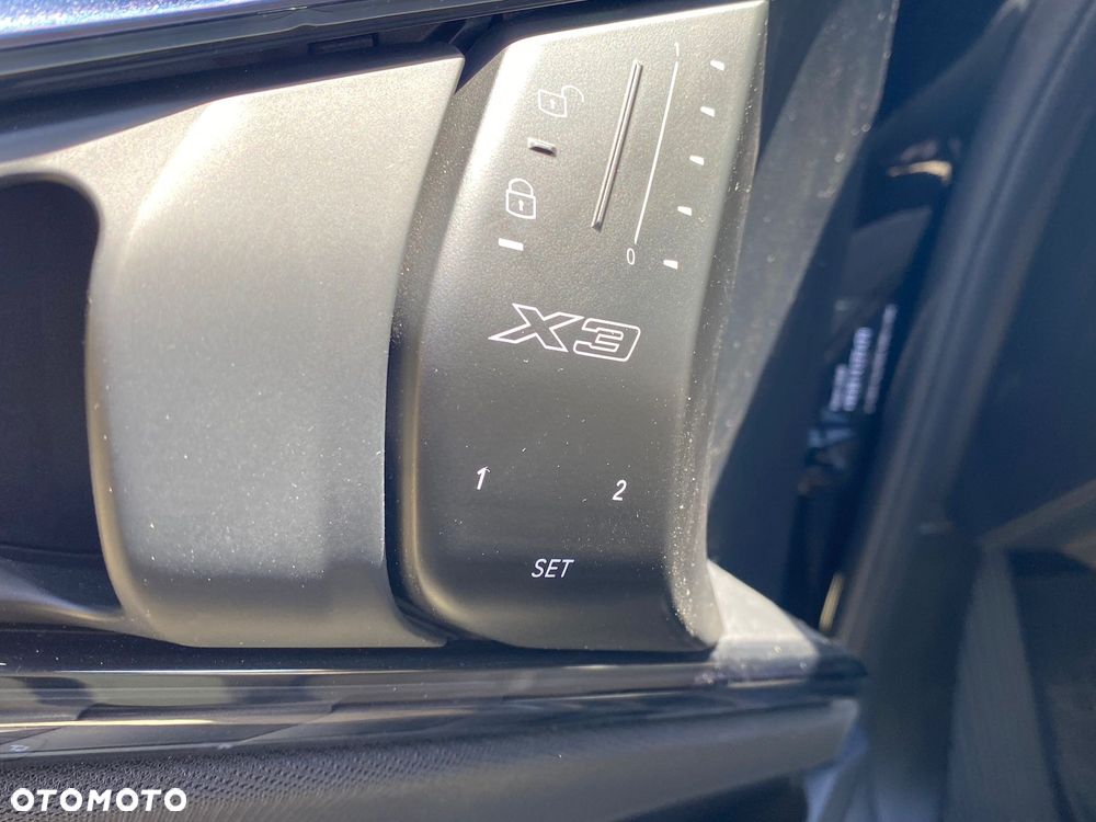 BMW X3 20 xDrive - 32