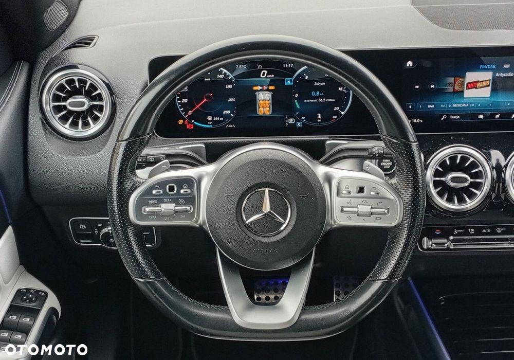 Mercedes-Benz GLB - 26