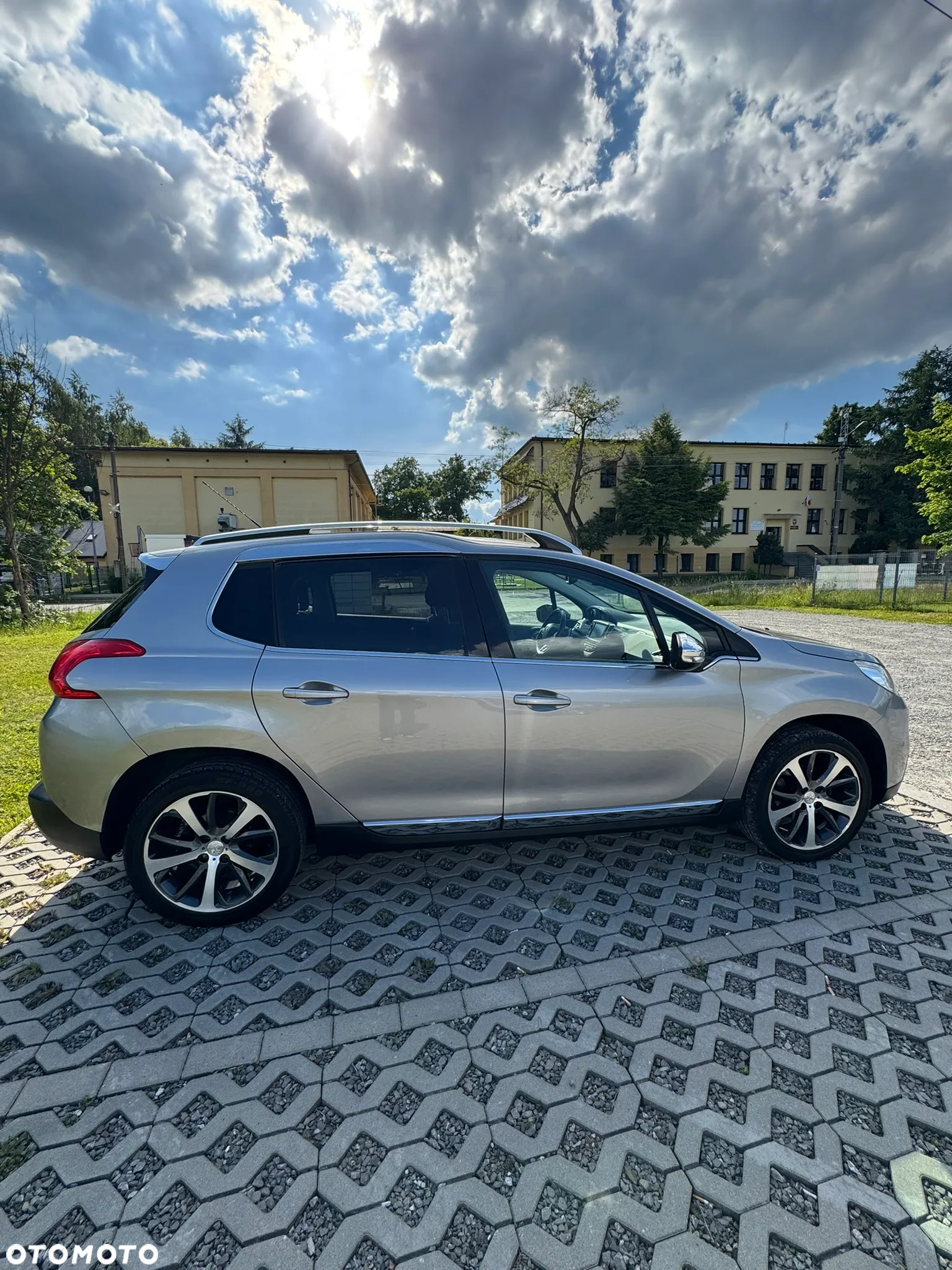 Peugeot 2008 - 7