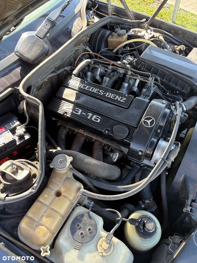 Mercedes-Benz W201 (190) - 8