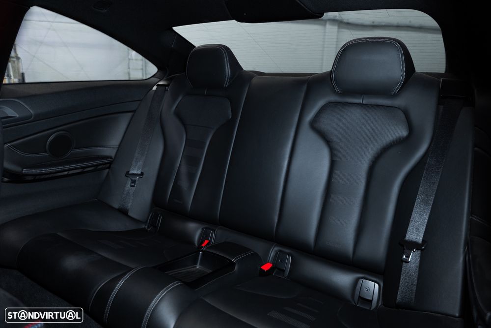 BMW M4 Coupe DKG - 17