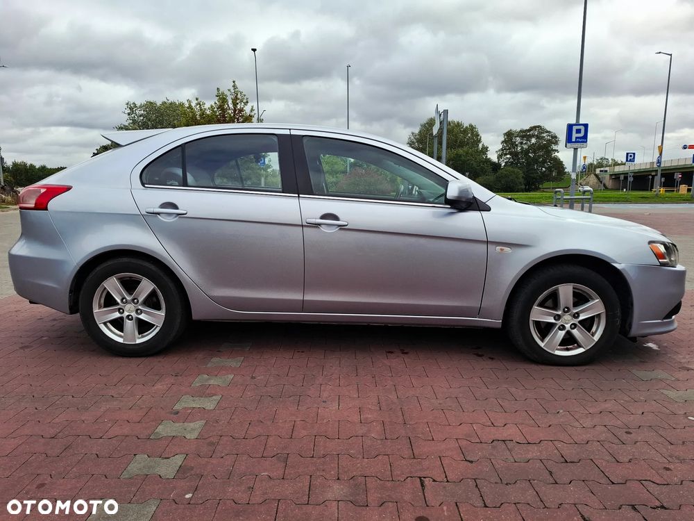 Mitsubishi Lancer 1.5 Inform - 8