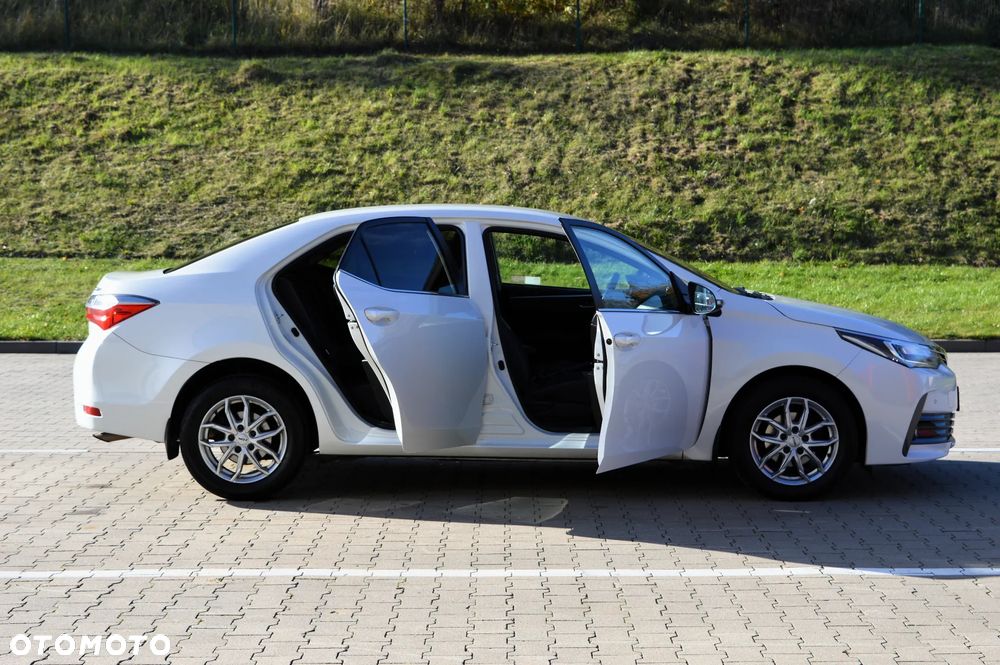 Toyota Corolla 1.6 Prestige MS - 27