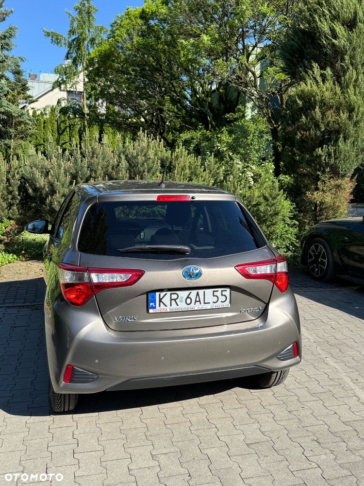 Toyota Yaris Hybrid 100 Premium EU6 - 11