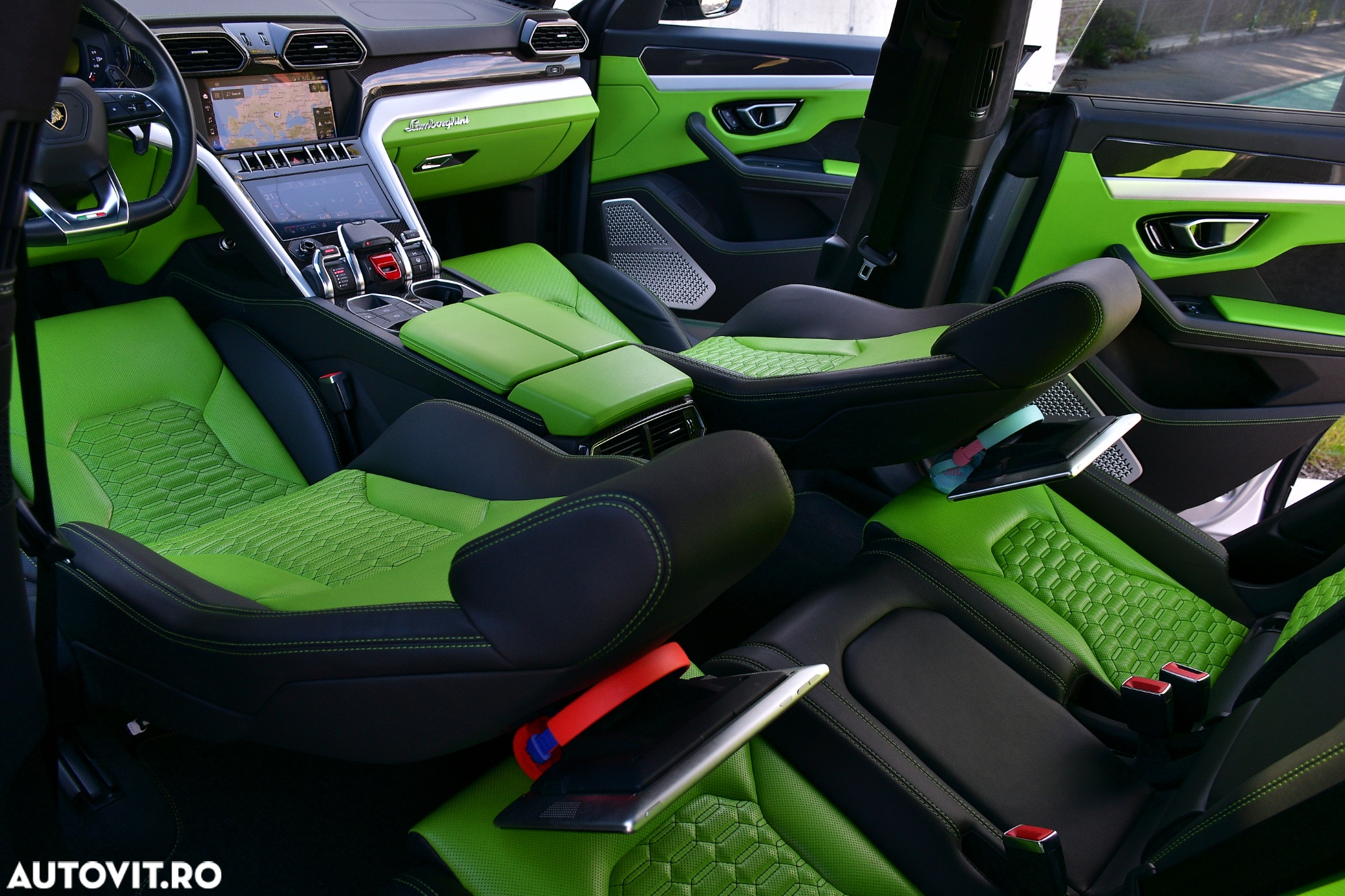Lamborghini URUS Standard - 11