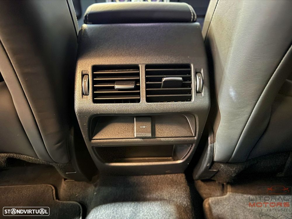 Land Rover Discovery Sport P300e R-Dynamic S - 43
