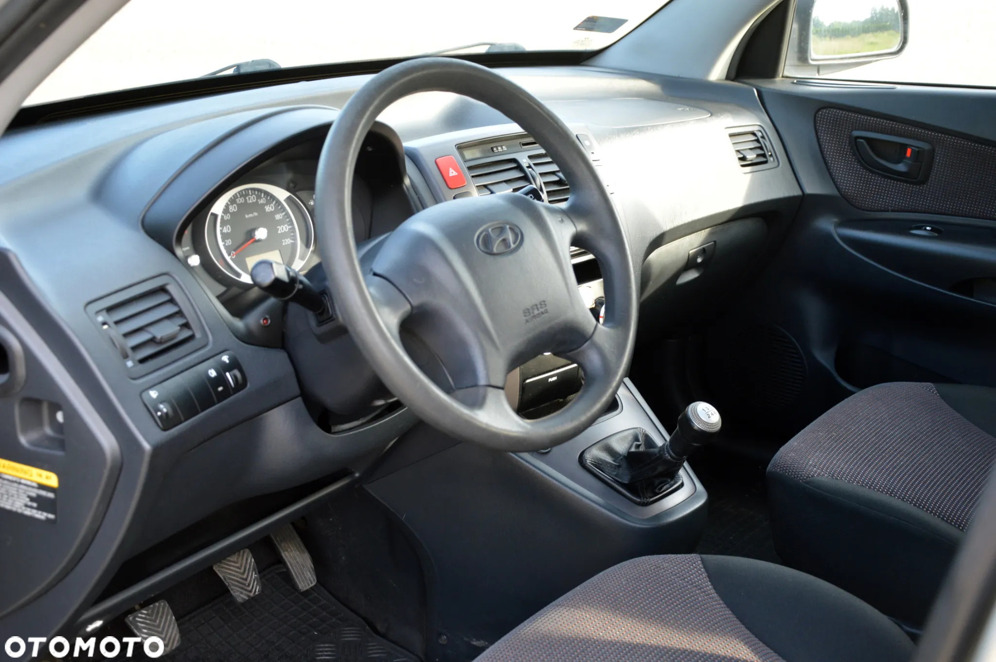 Hyundai Tucson 2.0 Comfort 2WD - 22