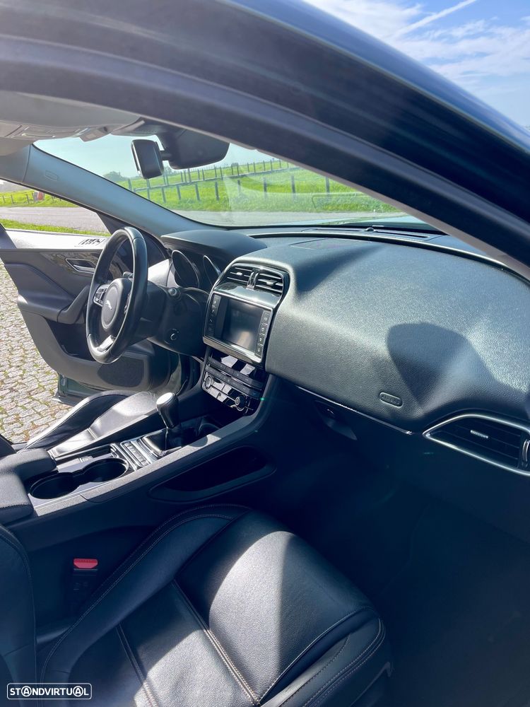 Jaguar F-Pace 2.0 i4D R-Sport - 8