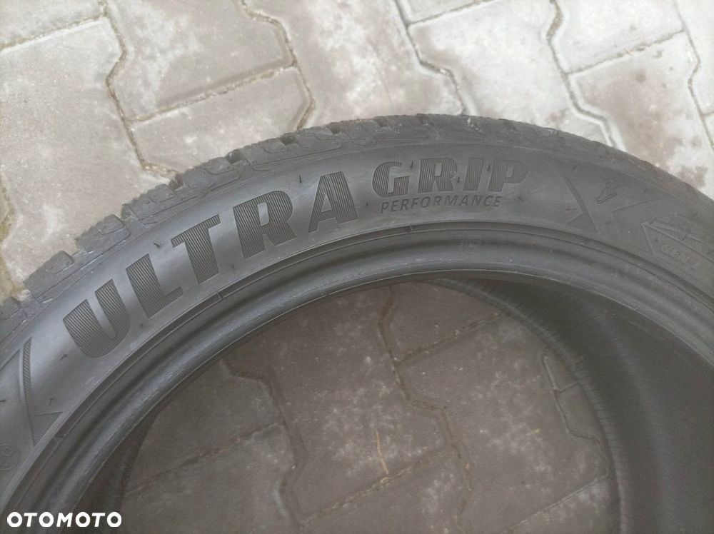 235/45R18 98V Goodyear Opony Zimowe 2szt. 7mm - 4