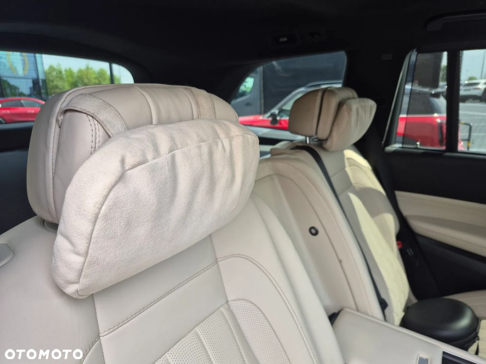Mercedes-Benz GLS - 22