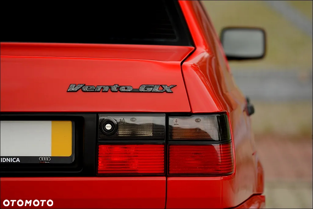 Volkswagen Vento - 38