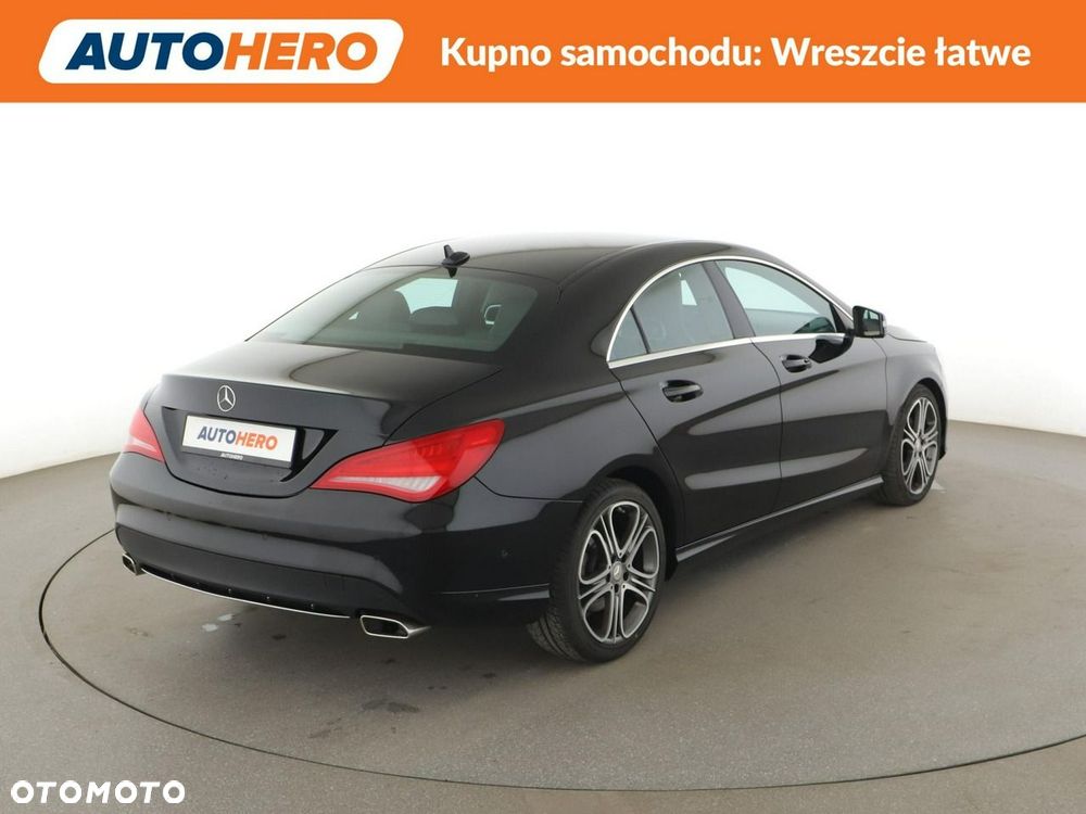 Mercedes-Benz CLA 180 Urban - 8