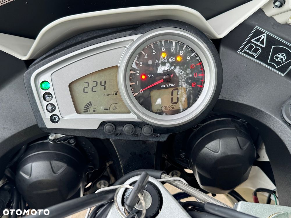 Triumph Tiger - 9