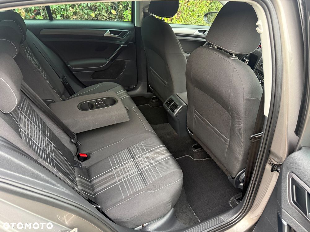 Volkswagen Golf 1.6 TDI BlueMotion Technology Lounge - 30