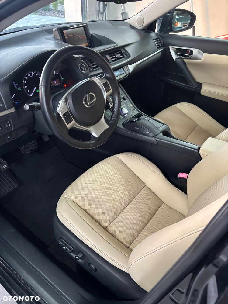 Lexus CT 200h Prestige - 21