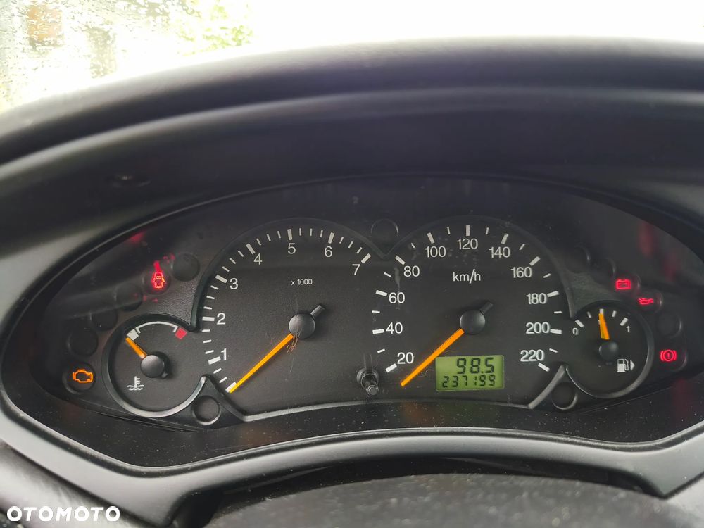 Ford Focus 1.6 Comfort - 1