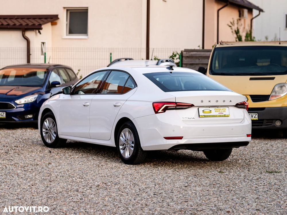 Skoda Octavia 2.0 TDI Style - 9