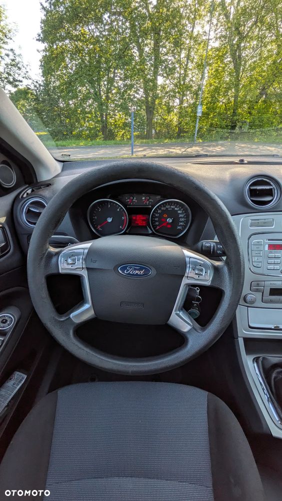 Ford Mondeo 1.8 TDCi Ambiente - 6