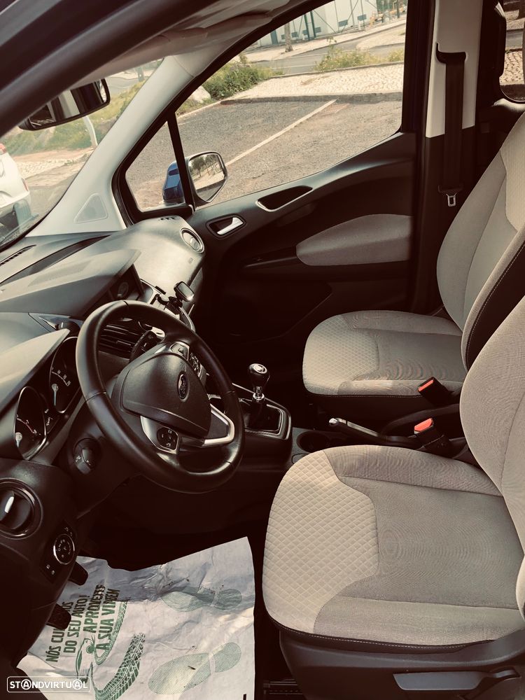 Ford Tourneo Courier 1.0 EcoBoost Titanium - 15