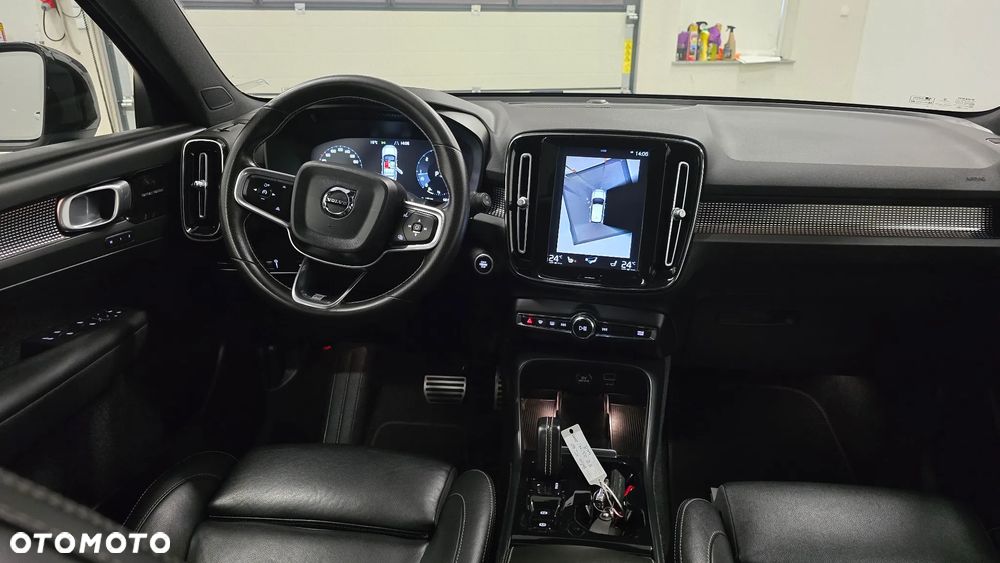 Volvo XC 40 D4 AWD Geartronic R-Design - 9