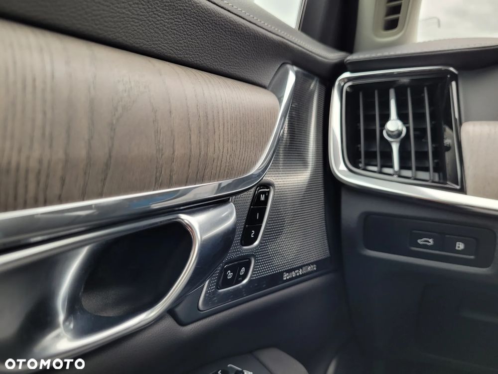Volvo S90 T8 AWD Plug-In Hybrid Ultimate Dark - 34