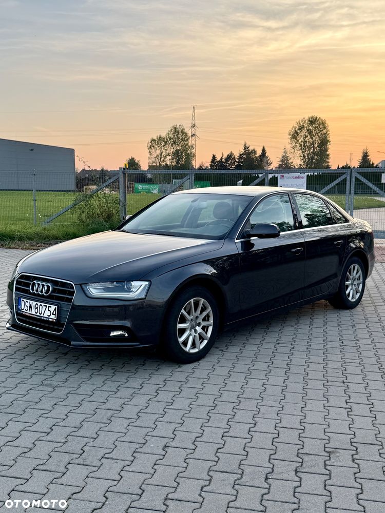 Audi A4 Limousine - 15