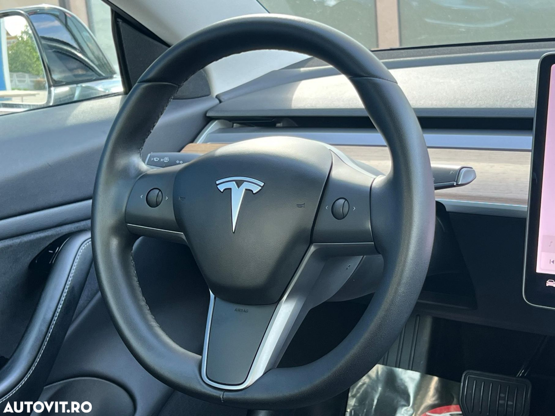 Tesla Model 3 - 12