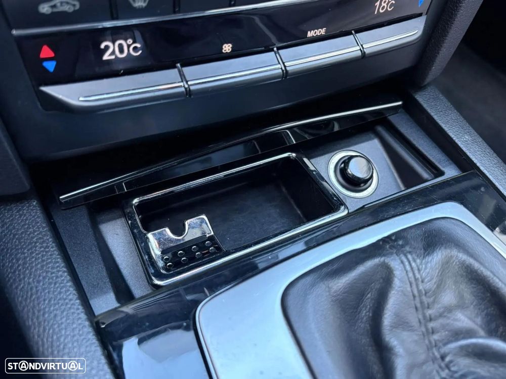 Mercedes-Benz E 350 CGi Avantgarde BlueEfficiency Auto - 52
