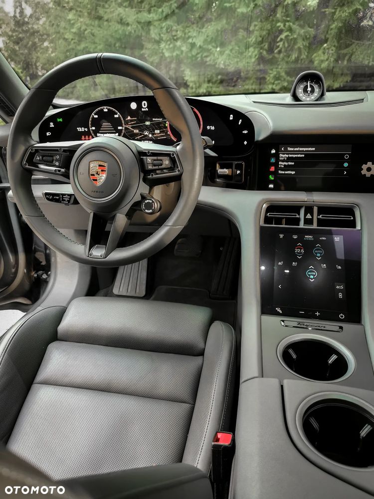 Porsche Taycan - 15
