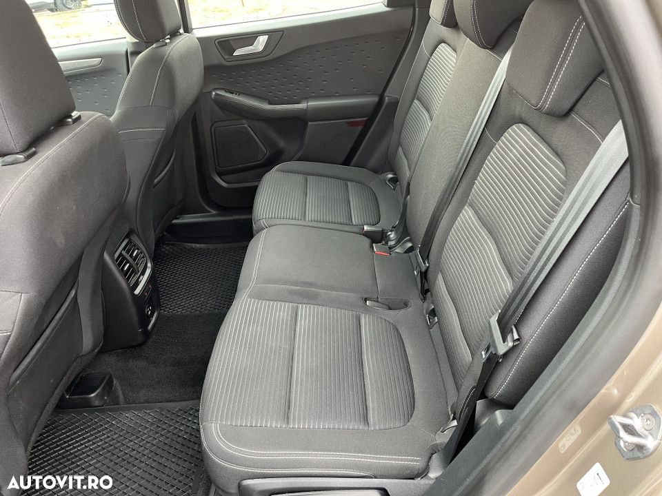 Ford Kuga - 11
