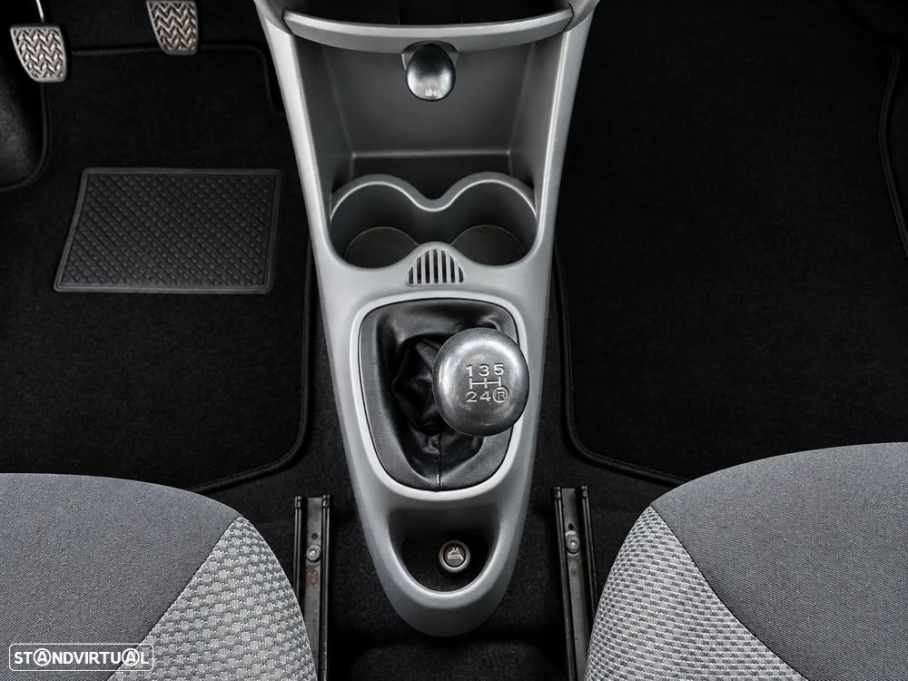 Toyota Aygo - 16