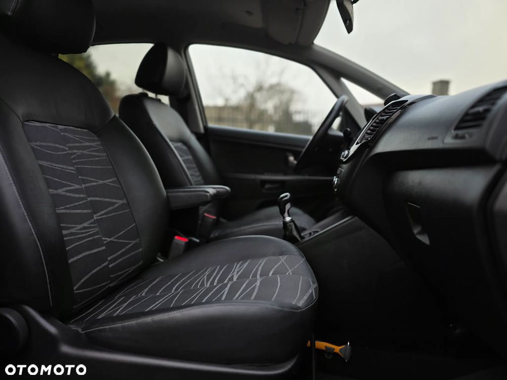 Kia Venga - 18