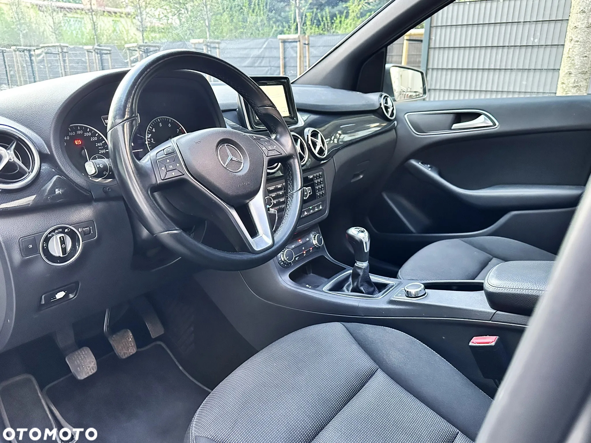Mercedes-Benz Klasa B 180 (BlueEFFICIENCY) - 7