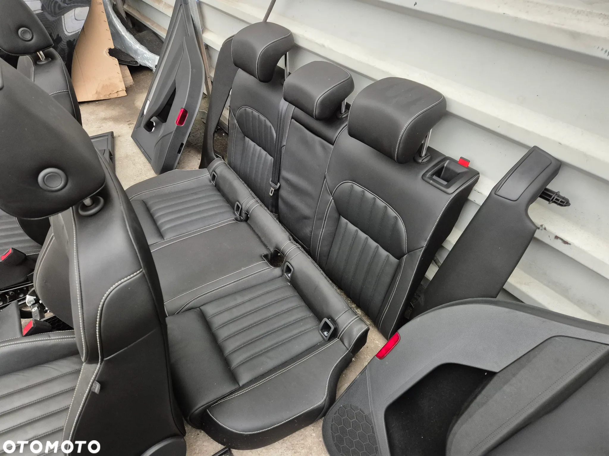 SKODA SUPERB III 3V9  KOMBI LIFT FOTELE SKÓRY KOMPLET IDEALNE JAK NOWE 12TYŚ KM - 4